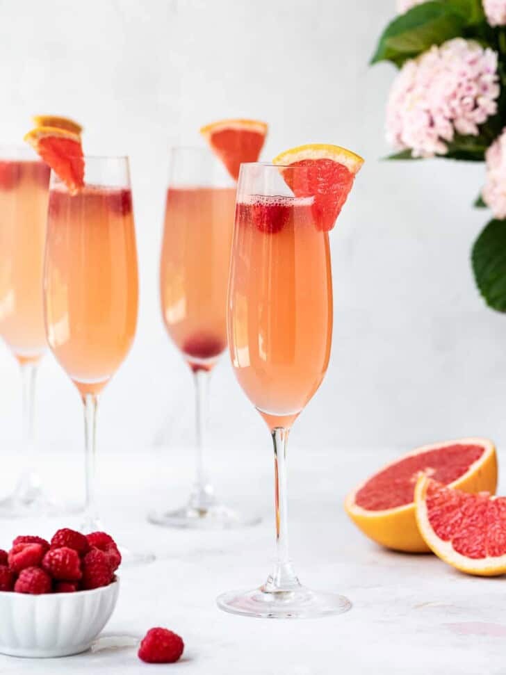 12+ Grapefruit Cocktails